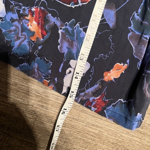 Womens shorts size L preloved - Picture 5 of 5